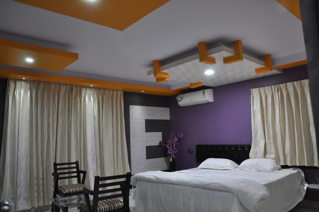 Hotel Av Comforts Settahalasūr Quarto foto